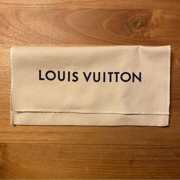 Louis Vuitton accessories box and pouch - Picture 8 of 12